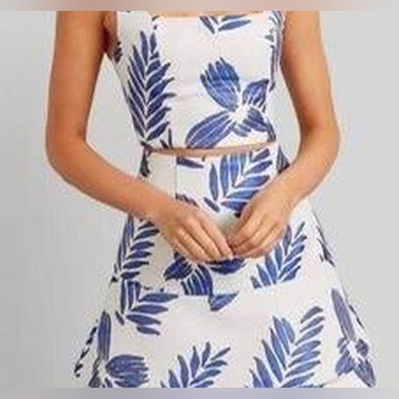 Kookai|Blue Iris Crop Top and Skirt matching Set,tropical floral pattern•••sz 34 - Picture 15 of 16